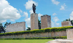 Che Guevara mausoleum Santa Clara habana www.cubatoptravel.com